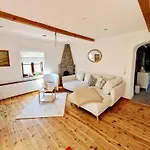Am Hohen Turm In Sulzfeld Am Main, Parkplatz, Terrasse, Kaffee, Playstation, Wlan بيت للعطل Sulzfeld am Main