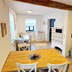 Am Hohen Turm In Sulzfeld Am Main, Parkplatz, Terrasse, Kaffee, Playstation, Wlan بيت للعطل *