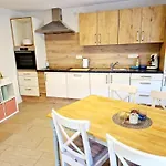 Am Hohen Turm In Sulzfeld Am Main, Parkplatz, Terrasse, Kaffee, Playstation, Wlan * Sulzfeld am Main