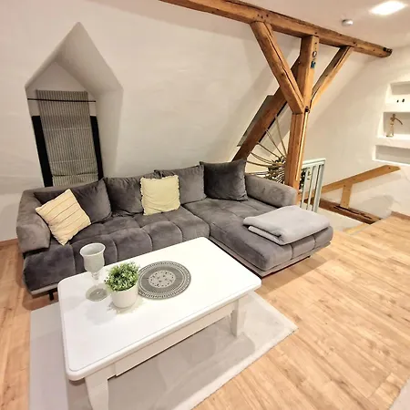 Am Hohen Turm In Sulzfeld Am Main, Parkplatz, Terrasse, Kaffee, Playstation, Wlan בית נופש