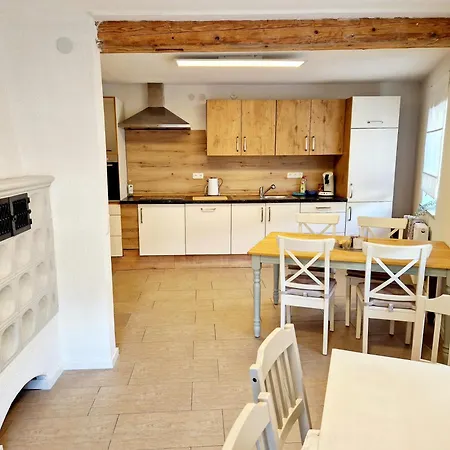 Am Hohen Turm In Sulzfeld Am Main, Parkplatz, Terrasse, Kaffee, Playstation, Wlan *
